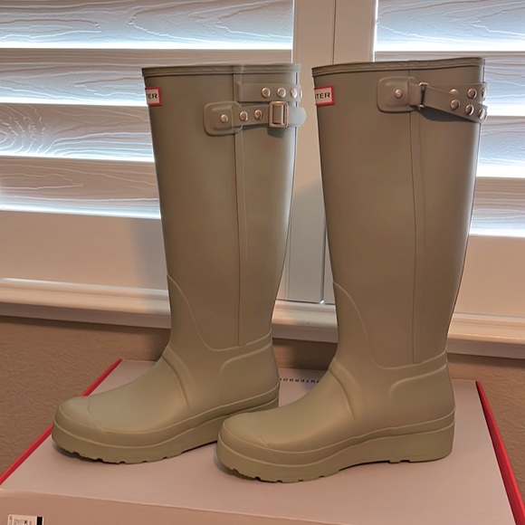 HUNTER tall Wedge Backstrap Boot in Sage - Picture 2 of 10